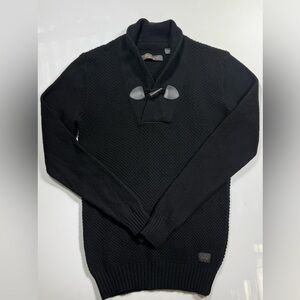 BEN SHERMAN 100% WOOL Black V-Neck Men’s Sweater with Toggle Detail 🪾🍂